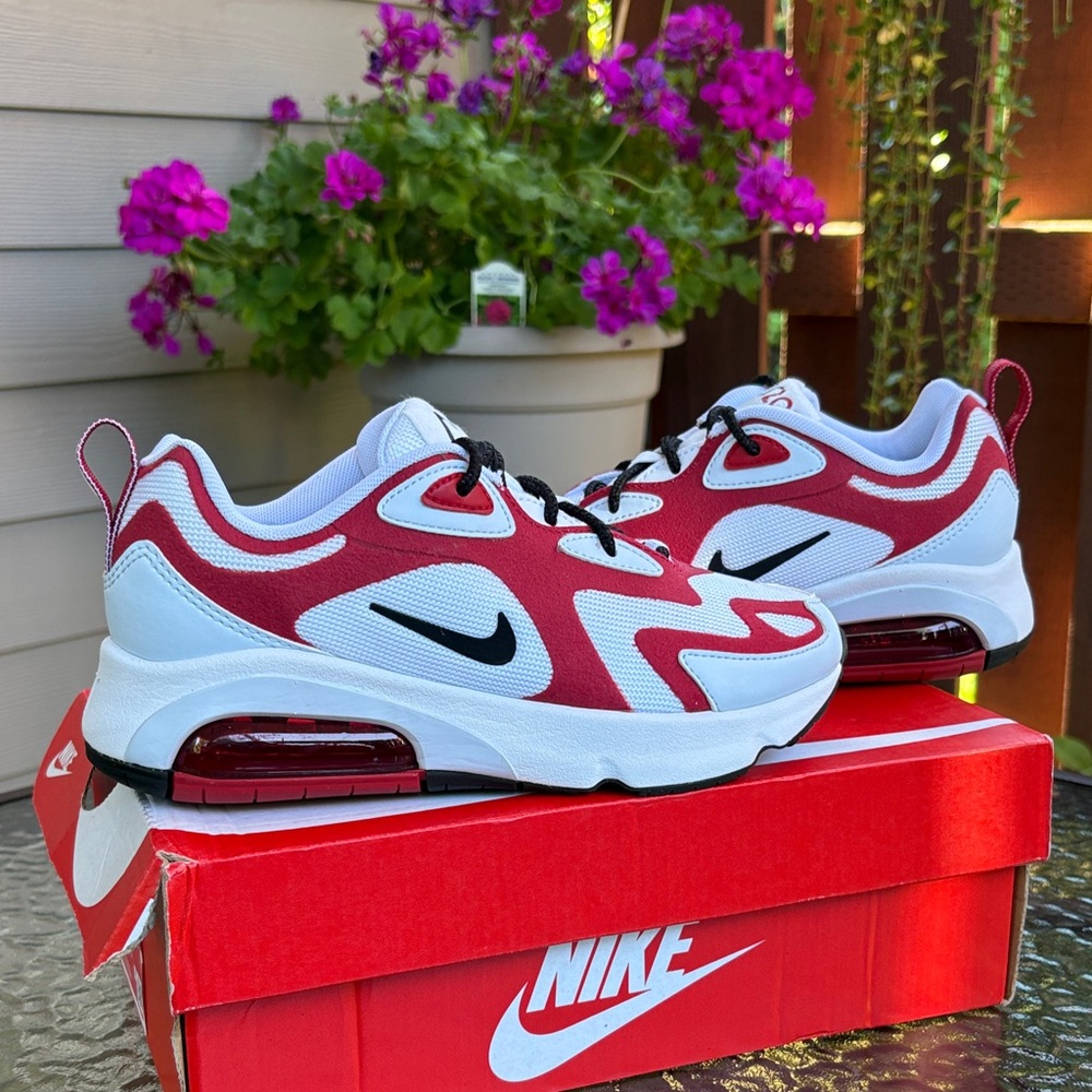 Nike Women’s  Air Max 200 Size 5.5 Sneakers